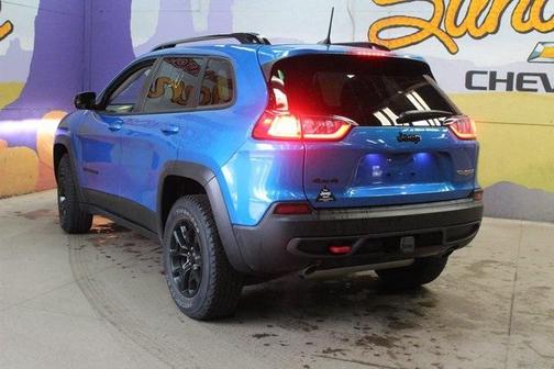 2023 Jeep Cherokee Trailhawk