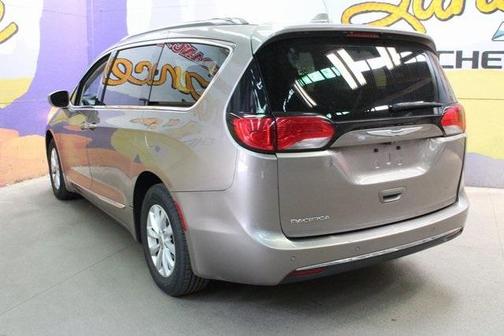 2018 Chrysler Pacifica Touring-L