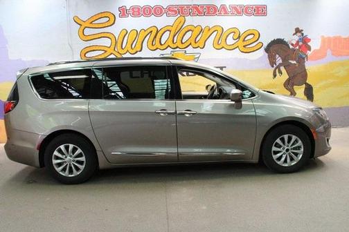 2018 Chrysler Pacifica Touring-L