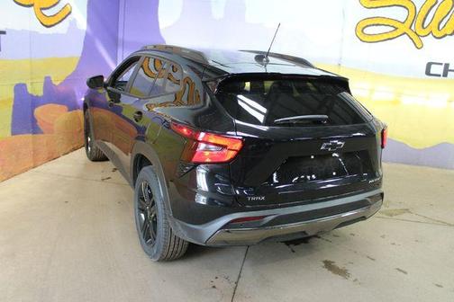 Mosaic Black Metallic 2026 Chevrolet Trax ACTIV