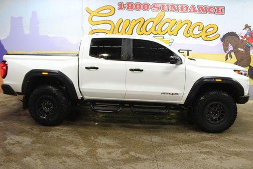 Summit White 2025 GMC Canyon AT4