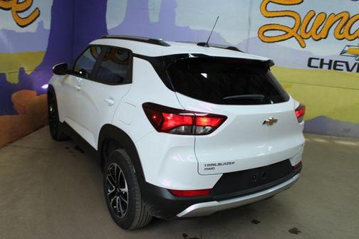 Summit White 2025 Chevrolet Trailblazer LT