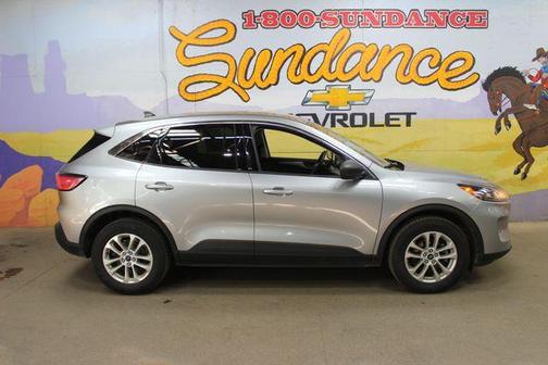 Iconic Silver Metallic 2022 Ford Escape SE