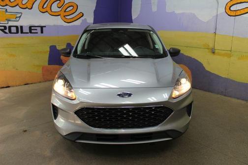 Iconic Silver Metallic 2022 Ford Escape SE