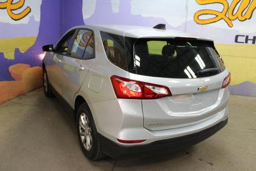 Silver Ice Metallic 2020 Chevrolet Equinox LS