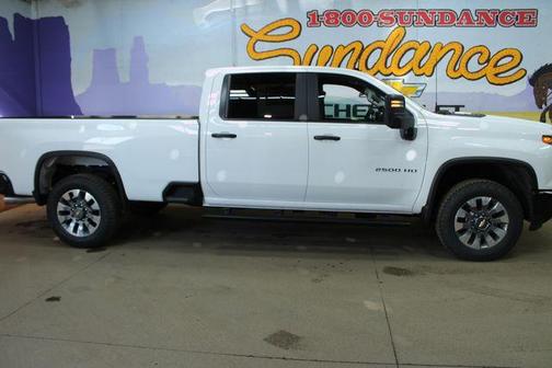 Summit White 2026 Chevrolet Silverado 2500 Custom