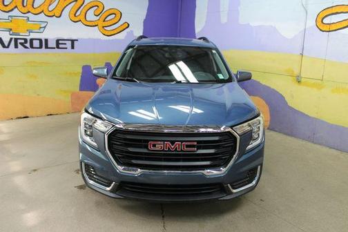 Metallic 2024 GMC Terrain SLE
