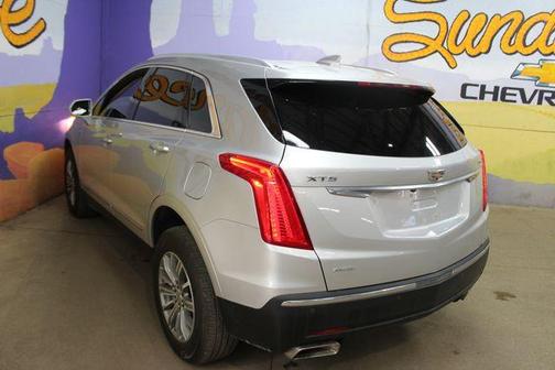 Radiant Silver Metallic 2019 Cadillac XT5 Luxury