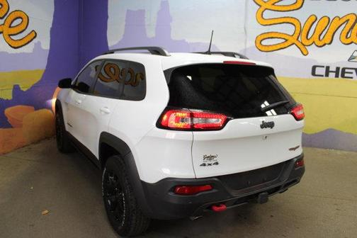 Bright White Clearcoat 2018 Jeep Cherokee Trailhawk