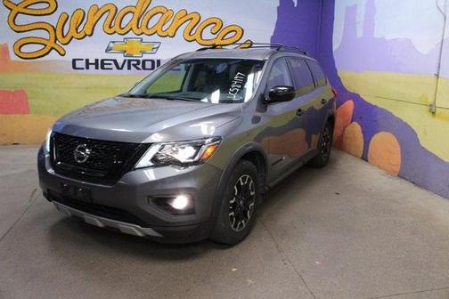 2020 Nissan Pathfinder SV