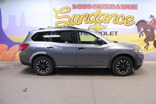 2020 Nissan Pathfinder SV