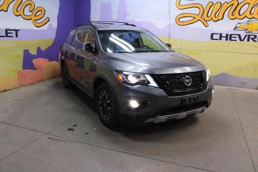 2020 Nissan Pathfinder SV