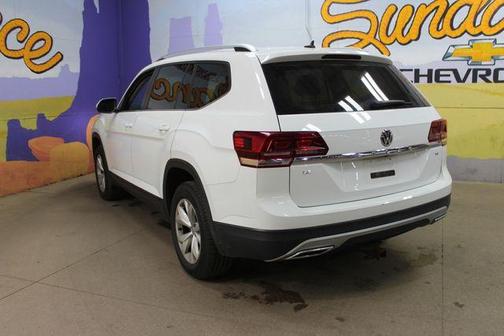 Pure White 2018 Volkswagen Atlas 3.6L SE w/Technology