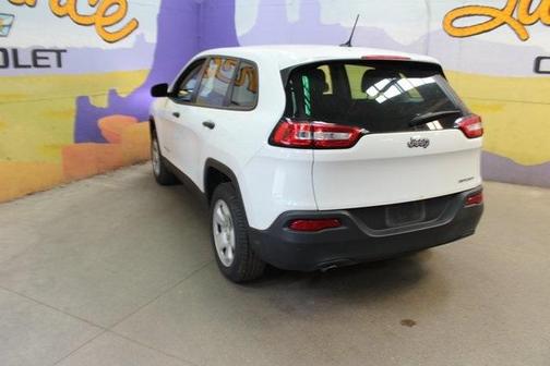 2016 Jeep Cherokee Sport
