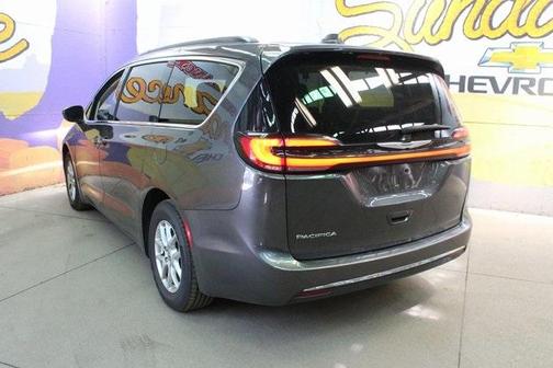 2022 Chrysler Pacifica Touring-L