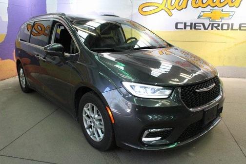 2022 Chrysler Pacifica Touring-L