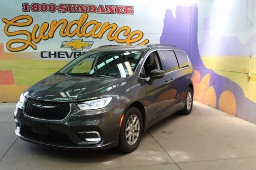 2022 Chrysler Pacifica Touring-L