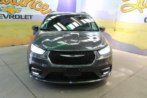 2022 Chrysler Pacifica Touring-L