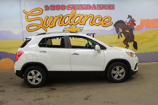 Summit White 2019 Chevrolet Trax LT