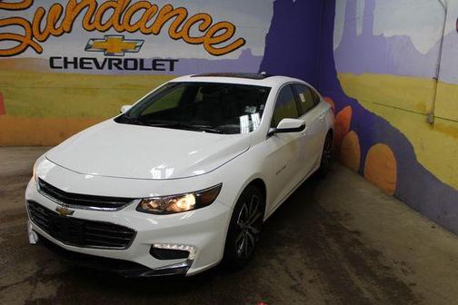 Summit White 2017 Chevrolet Malibu 1LT