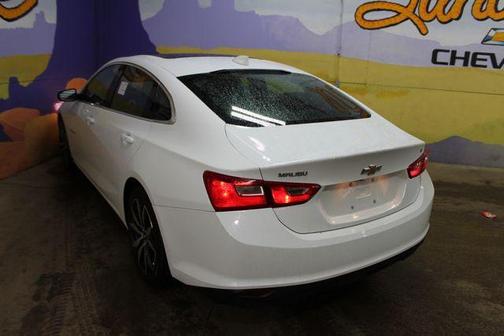 Summit White 2017 Chevrolet Malibu 1LT