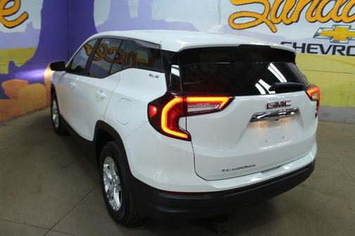 Summit White 2024 GMC Terrain SLE
