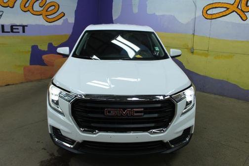 Summit White 2024 GMC Terrain SLE