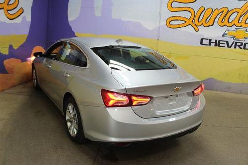 Silver Ice Metallic 2020 Chevrolet Malibu LT