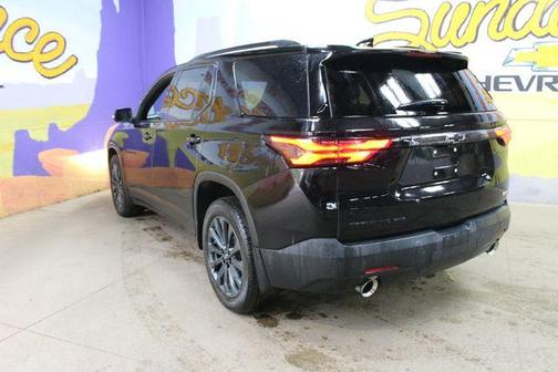 Mosaic Black Metallic 2022 Chevrolet Traverse RS