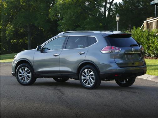 Silver 2014 Nissan Rogue SL