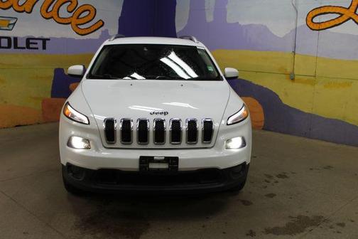 Bright White Clearcoat 2018 Jeep Cherokee Latitude