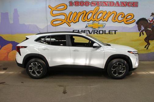 Summit White 2026 Chevrolet Trax LT