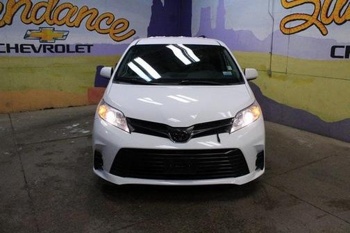 2020 Toyota Sienna LE