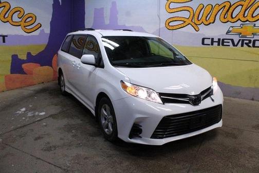 2020 Toyota Sienna LE