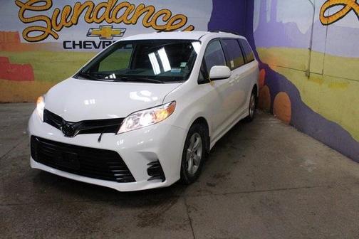 2020 Toyota Sienna LE