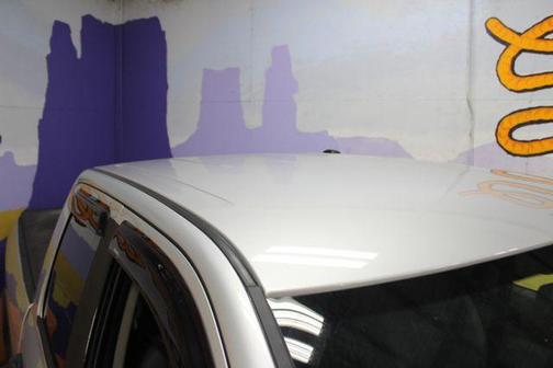 Bright Silver Clearcoat Metallic 2017 RAM 1500 SLT