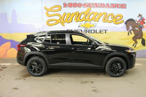 Mosaic Black Metallic 2026 Chevrolet Trax LT