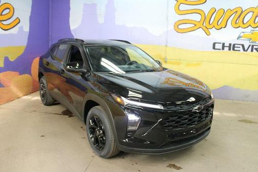Mosaic Black Metallic 2026 Chevrolet Trax LT