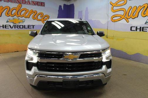 Silver Ice Metallic 2022 Chevrolet Silverado 1500 LT