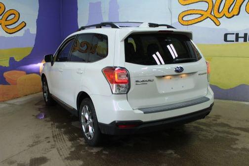 Crystal White Pearl 2018 Subaru Forester 2.5i Touring