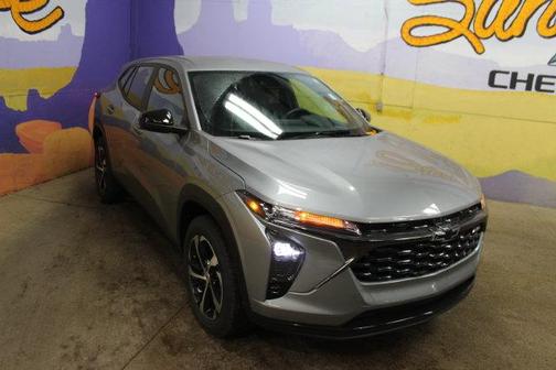 Sterling Gray Metallic 2024 Chevrolet Trax 1RS