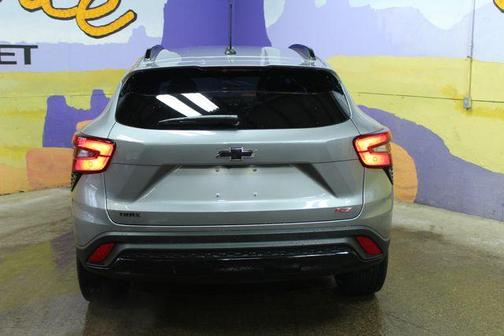 Sterling Gray Metallic 2025 Chevrolet Trax 2RS