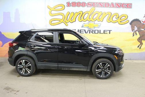Mosaic Black Metallic 2025 Chevrolet Trailblazer LT