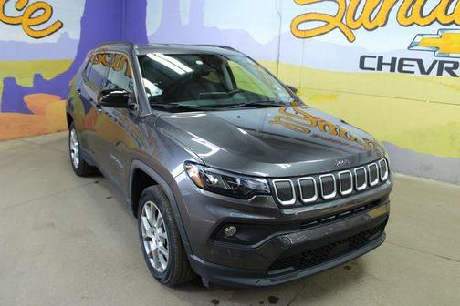 Granite Crystal Clearcoat Metallic 2022 Jeep Compass Latitude Lux