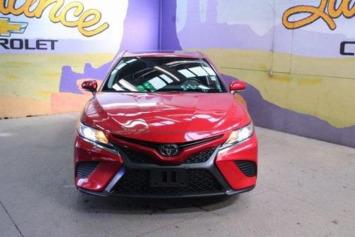 2020 Toyota Camry SE