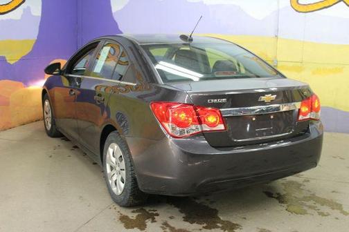 Black 2015 Chevrolet Cruze 1LT