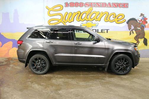 Granite Crystal Clearcoat Metallic 2020 Jeep Grand Cherokee Altitude