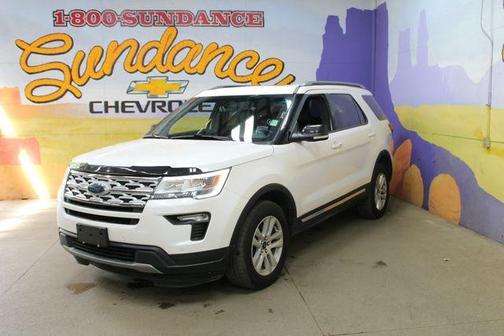 White Platinum Tri-Coat Metallic 2018 Ford Explorer XLT