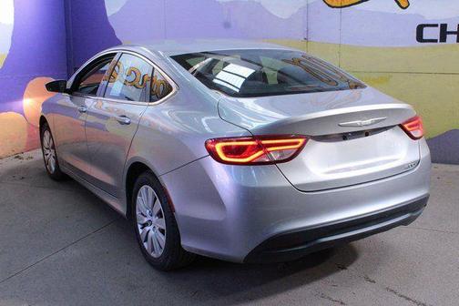 2016 Chrysler 200 LX