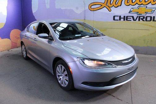 2016 Chrysler 200 LX